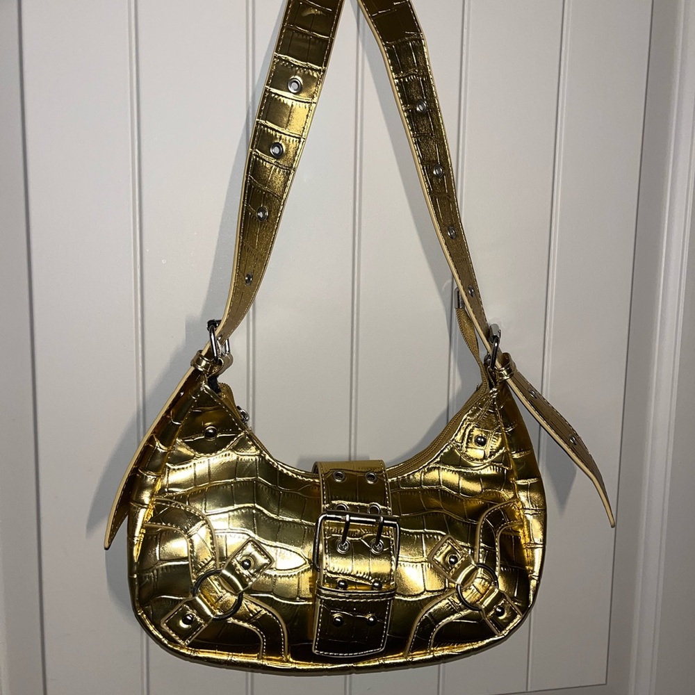 ✨HP✨ Gold Shoulder Bag